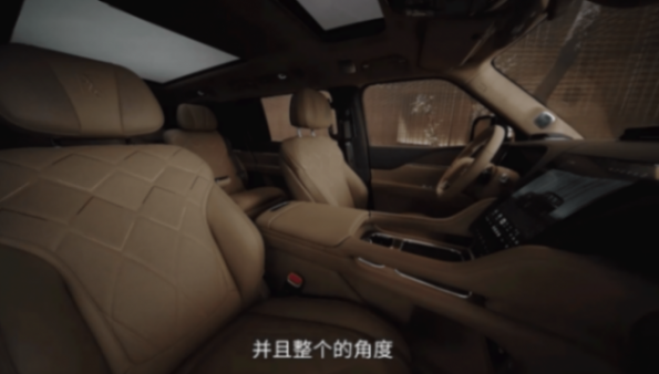 128萬起!比亞迪車皇開賣,戴24K黃金車標,還能隔空開車窗