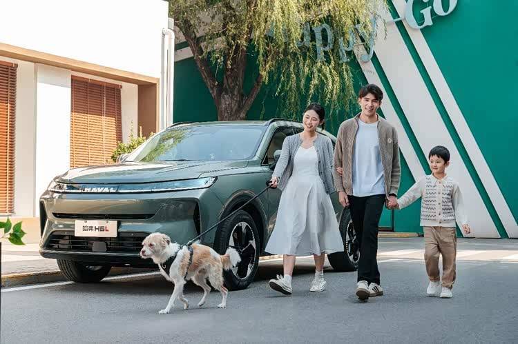 中型都市 SUV 哈弗H6L上市,圍繞 “為愛升艙,美好長相伴” 的核心理念,售價10.39萬元起