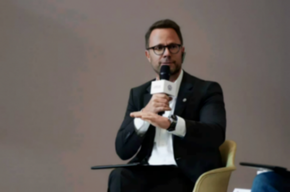 重倉入局增程，五問上汽大眾：后來者如何突圍？