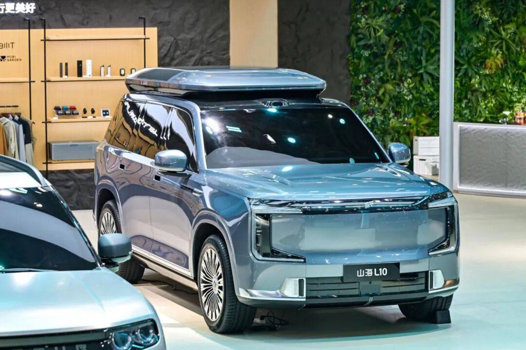 新車(chē)與新技術(shù),國(guó)產(chǎn)自主品牌,不僅是北京車(chē)展的主角,也是全球矚目的焦點(diǎn)