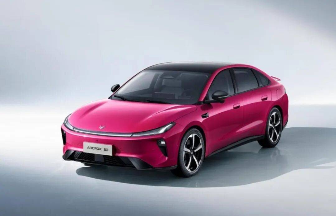 新車(chē)與新技術(shù),國(guó)產(chǎn)自主品牌,不僅是北京車(chē)展的主角,也是全球矚目的焦點(diǎn)
