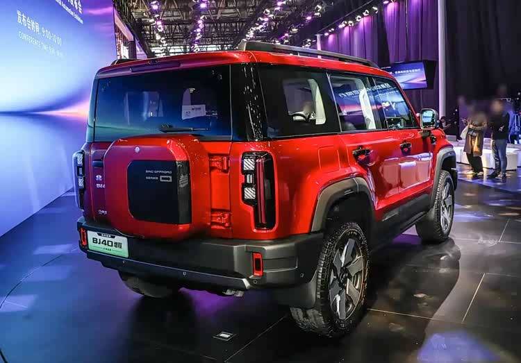 北京越野BJ40增程長(zhǎng)續(xù)航版正式上市 煥新價(jià)16.98萬(wàn)-19.98萬(wàn)元